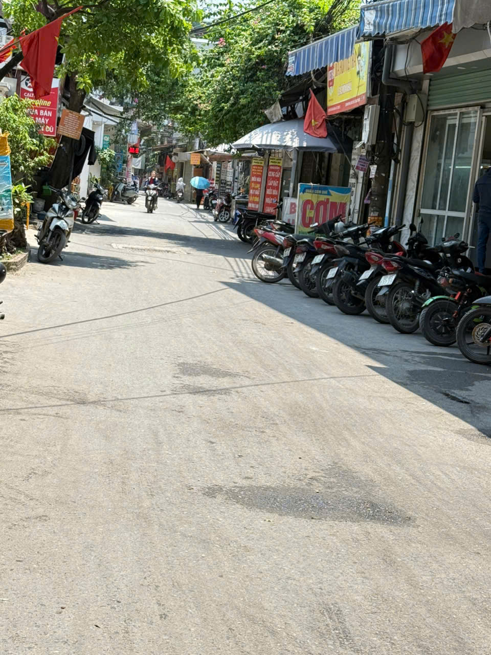 Cho thuê Mặt Phố Vĩnh Hưng 2 tầng x 62m2 chỉ 10 Triệu, vào được ngay - Ảnh 1